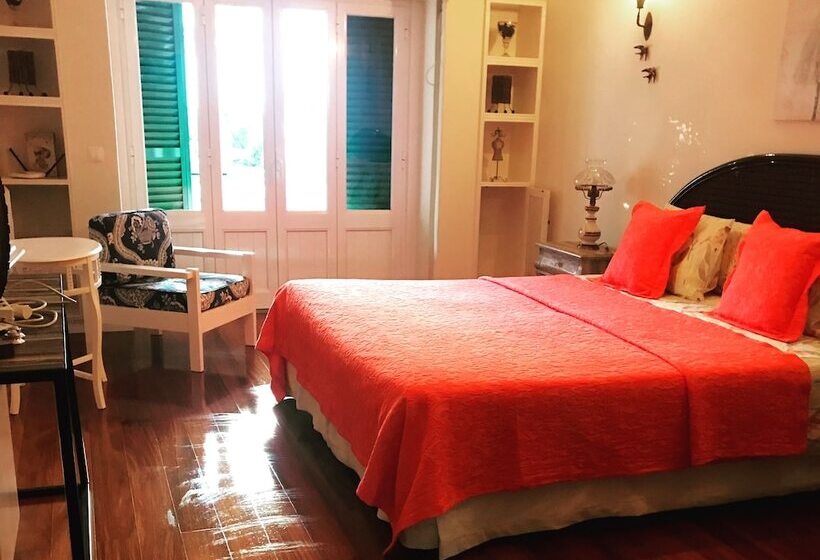 デラックススイート, Petunia Guest House