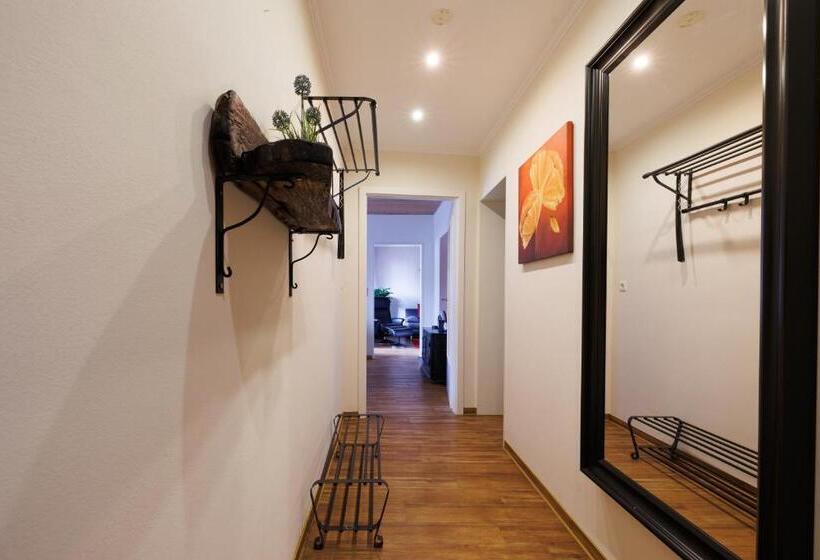 דירת חדר עם טרסה, Winneburger Hof