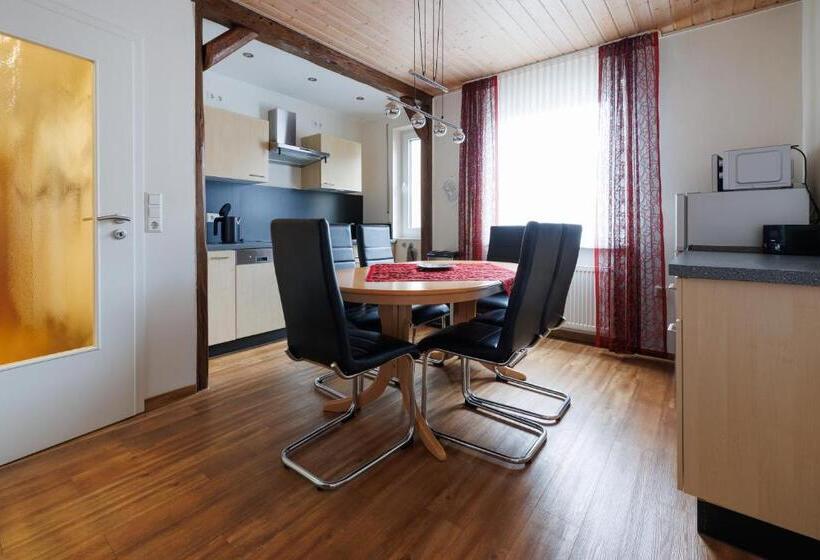 דירת חדר עם טרסה, Winneburger Hof