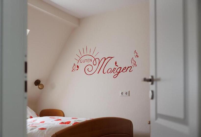 דירת שני חדרים, Winneburger Hof