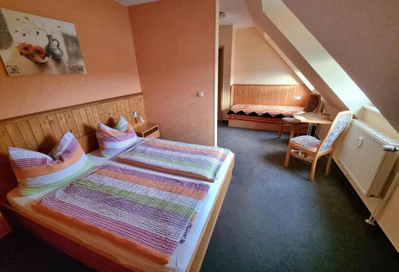 חדר סטנדרט לשלושה, Pension Schmidt Bad Kösen