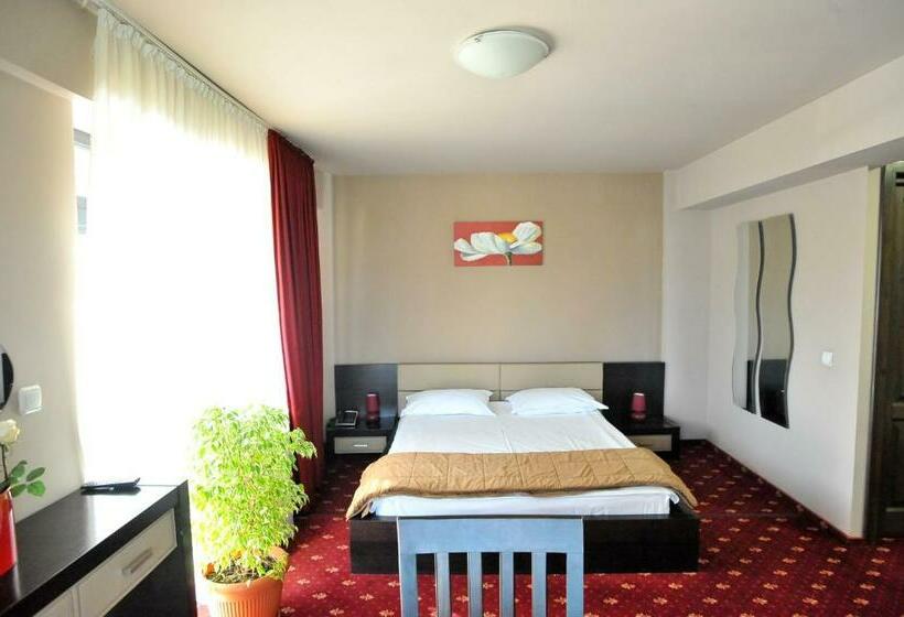 Номер Стандарт, Pensiunea Novis