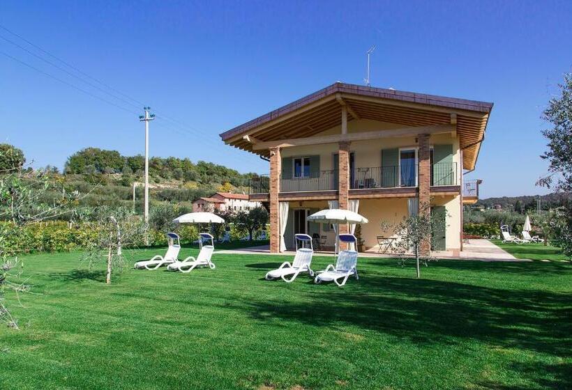اتاق لوکس, Agriturismo La Rocca