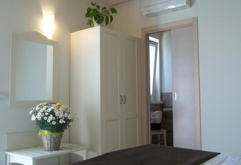 اتاق لوکس, Agriturismo La Rocca