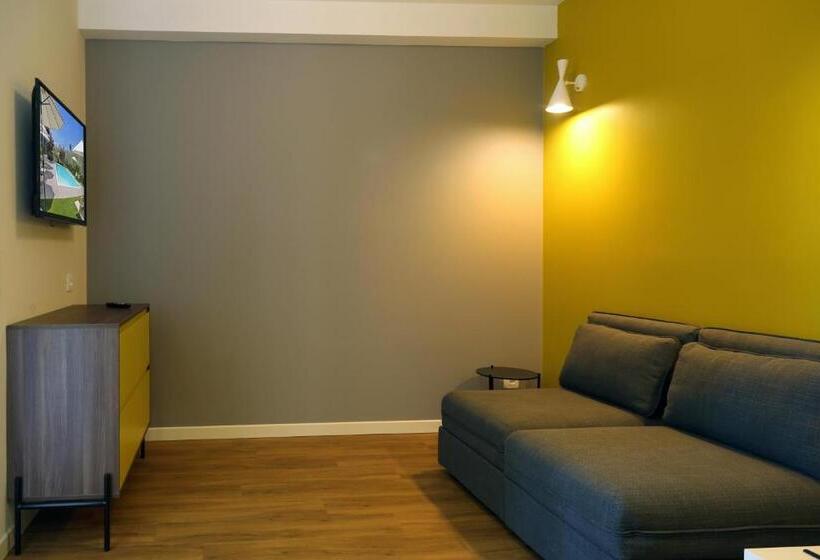 سوییت جونیور, Agriturismo La Rocca