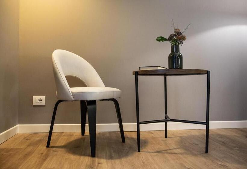 سوییت جونیور, Agriturismo La Rocca