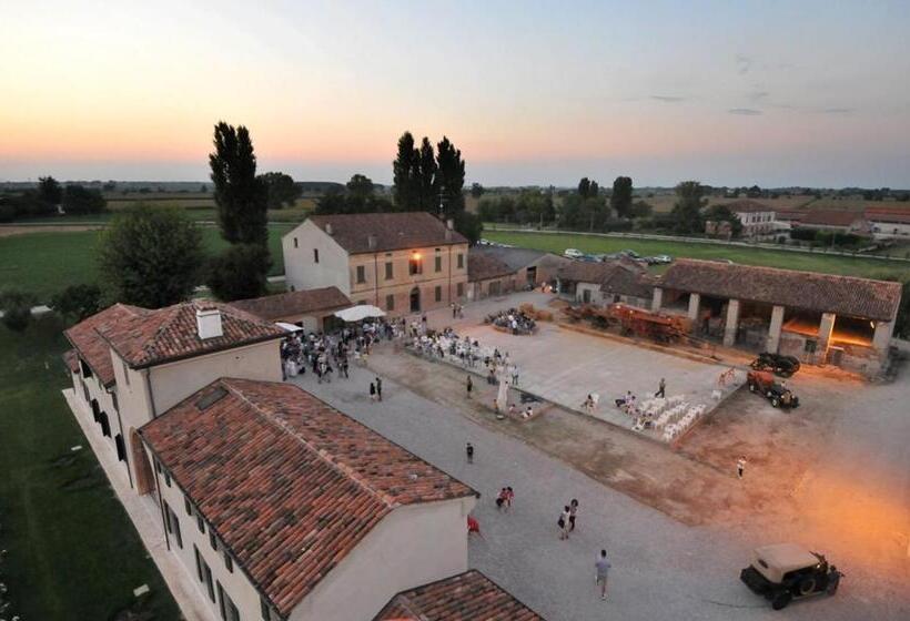 غرفة قياسية, Corte Motte