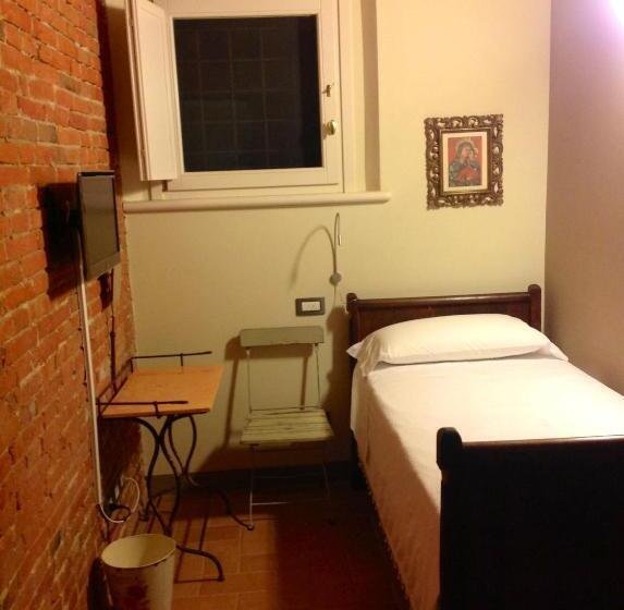 غرفة قياسية فردية حمام مشترك, Corte Motte