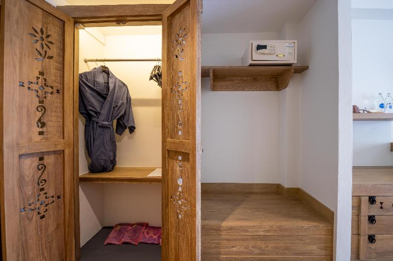 اتاق استاندارد, Laguna Hotel Suites