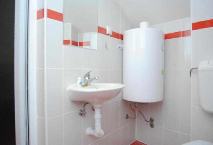 اتاق استاندارد یک نفره, Villa Bastion