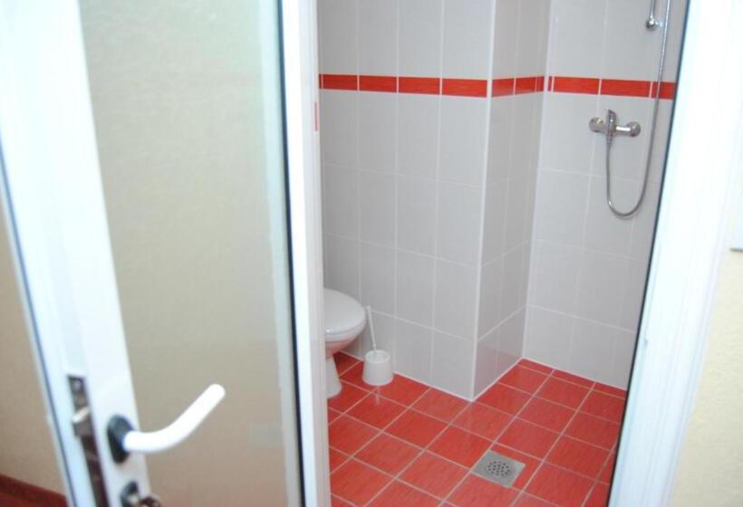 اتاق استاندارد یک نفره, Villa Bastion