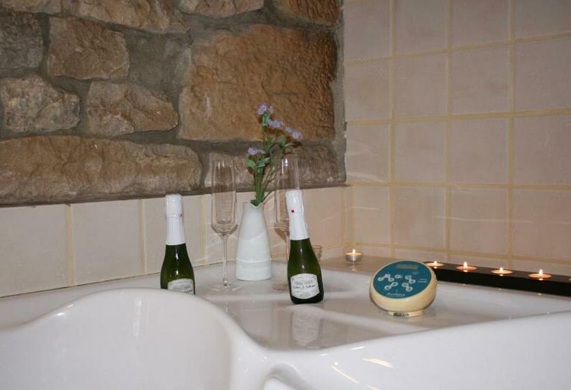 חדר סטנדרט עם ג'קוזי, Trisileja En Posada La Busta