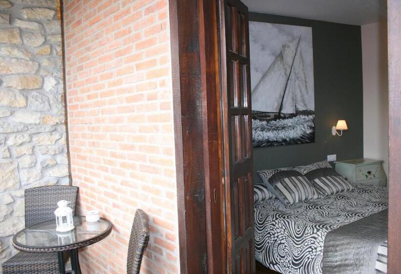 Quarto Estandar com Hidromassagem, Trisileja En Posada La Busta