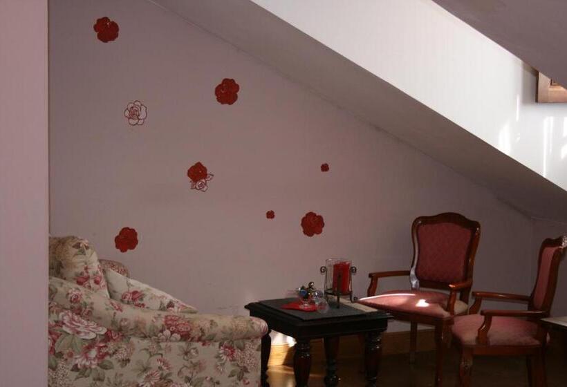 Четырехместный Номер Стандарт, Trisileja En Posada La Busta