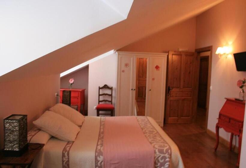 חדר סטנדרט לשלושה, Trisileja En Posada La Busta