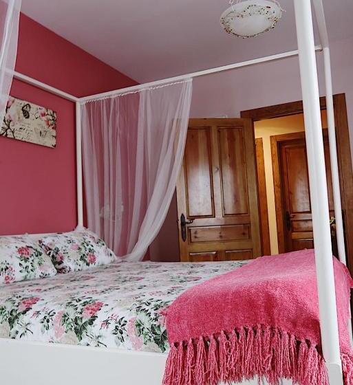 חדר סטנדרט לשלושה, Trisileja En Posada La Busta