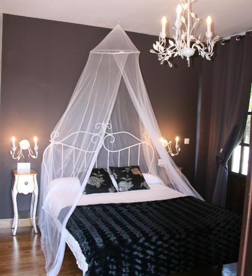 Quarto Estandar, Trisileja En Posada La Busta