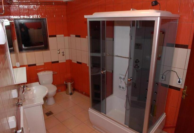 اتاق استاندارد چهار تخته, Villa Atina