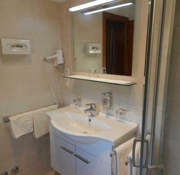 Quarto Estandar, Pension Aurora