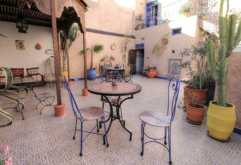 اتاق استاندارد چهار تخته, Maison Du Soleil