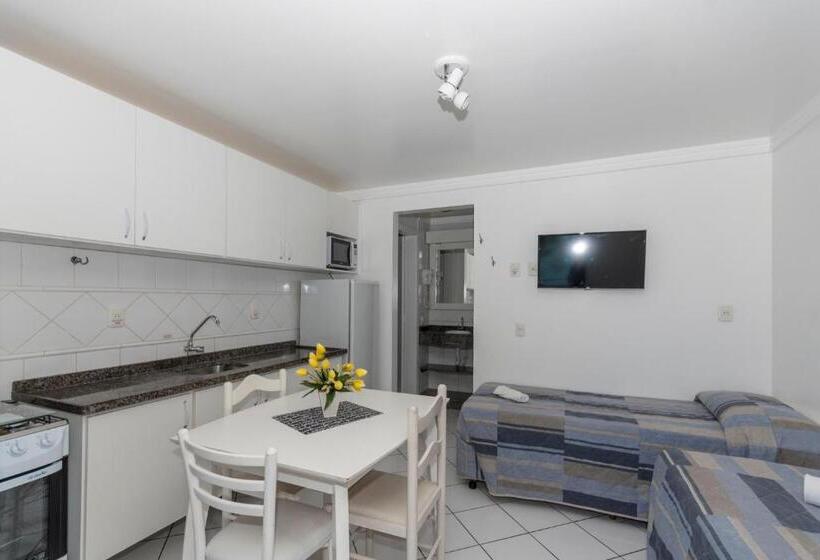 חדר סטנדרט לשלושה עם מרפסת, Bombinhas Tourist Apart