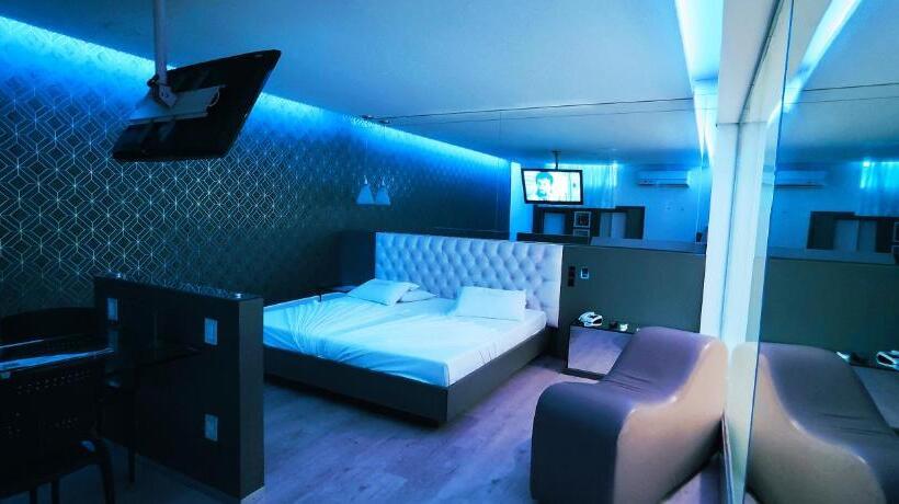 豪华房间, Motel Le Monde