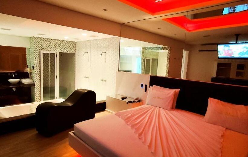 豪华房间, Motel Le Monde