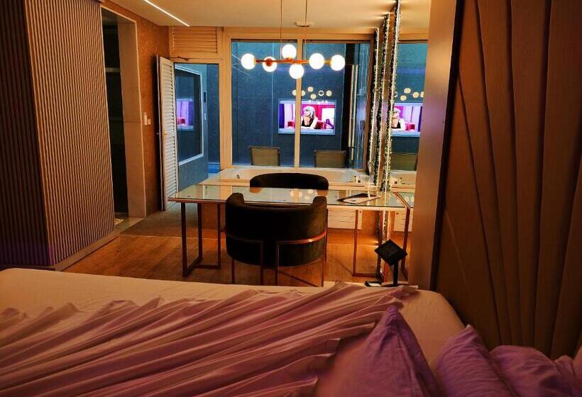 高级客房, Motel Le Monde