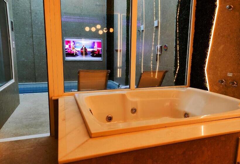 高级客房, Motel Le Monde