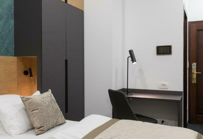 اتاق عادی, Garni Hotel Cirman