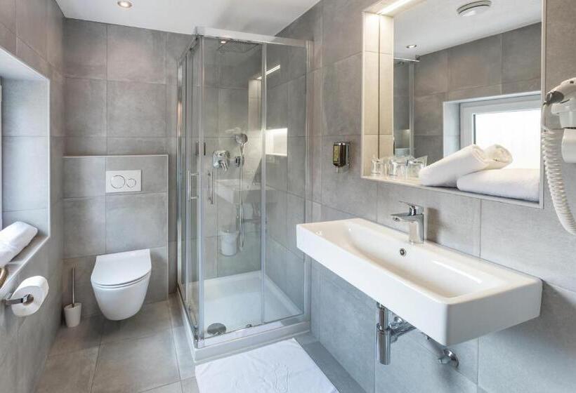 اتاق استاندارد, Garni Hotel Cirman