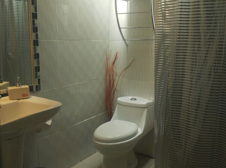 اتاق سوپریور, Hostal Del Aguila