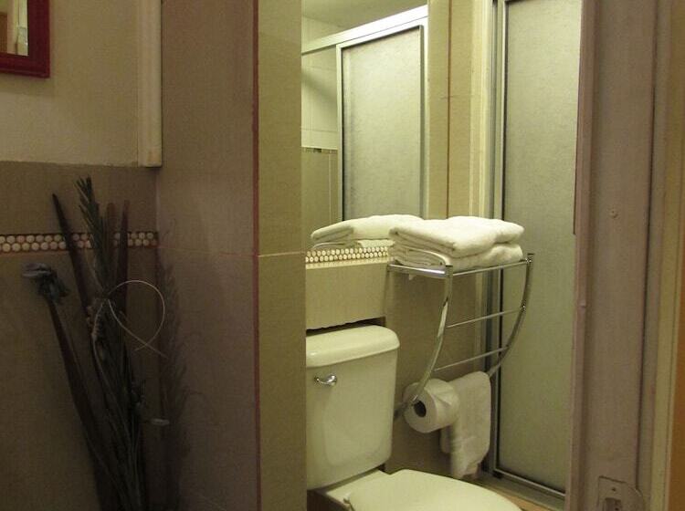 اتاق سوپریور, Hostal Del Aguila