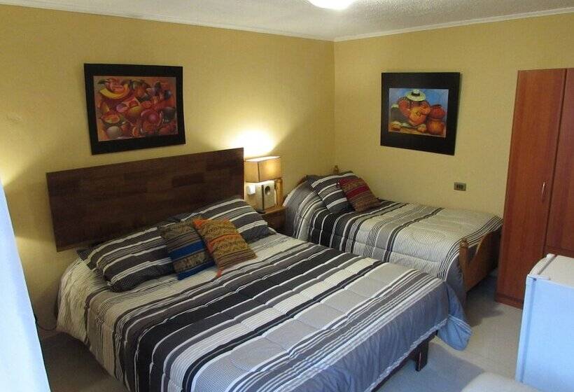 اتاق استاندارد سه نفره, Hostal Del Aguila