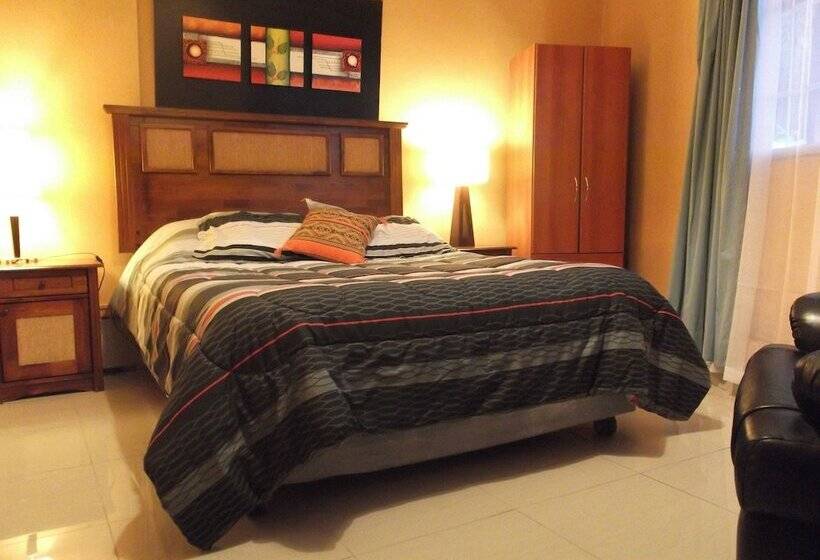 اتاق سوپریور, Hostal Del Aguila