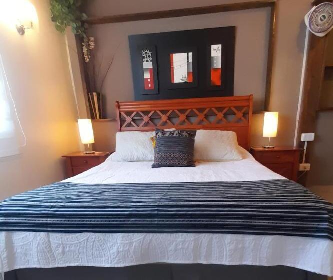 اتاق سوپریور, Hostal Del Aguila