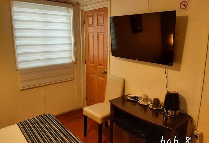 اتاق سوپریور, Hostal Del Aguila