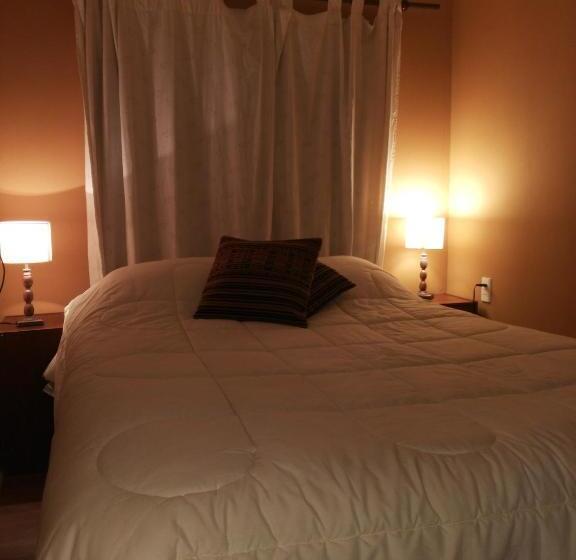 اتاق عادی, Hostal Del Aguila