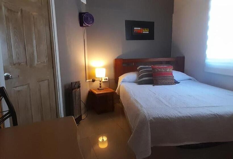 اتاق عادی, Hostal Del Aguila