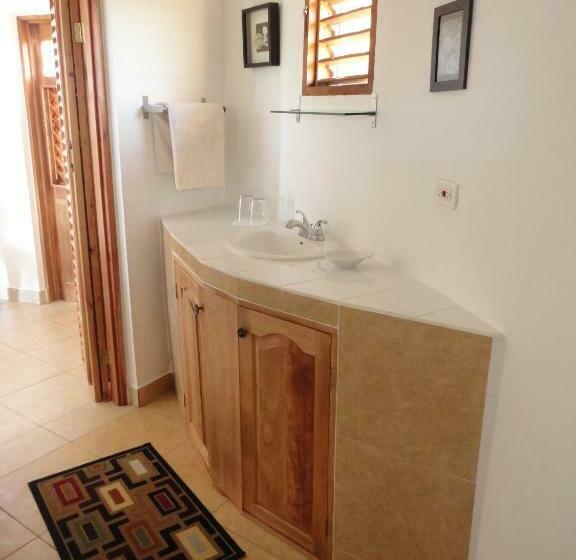 اتاق استاندارد با چشم‌انداز باغ, Kudehya Guesthouse