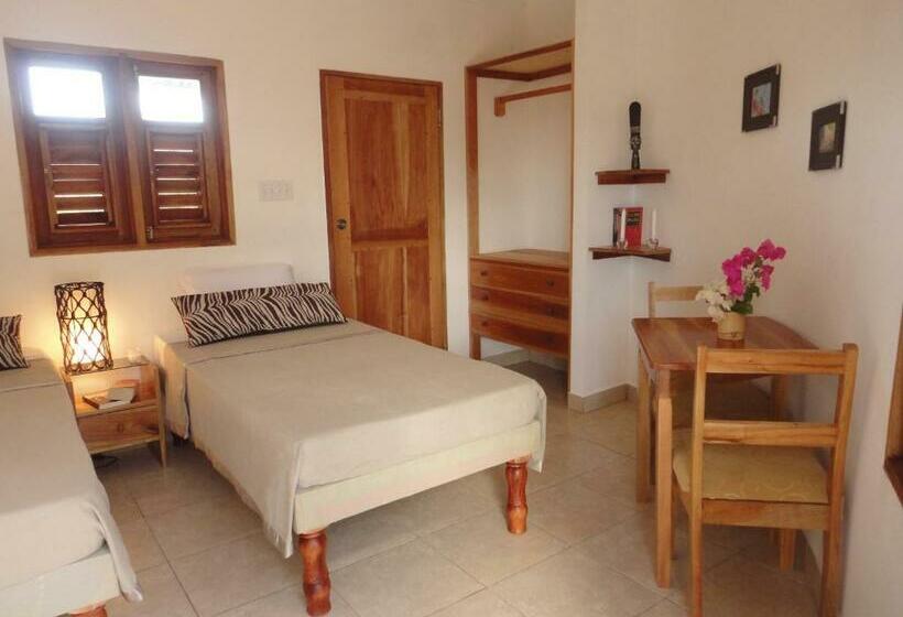 اتاق استاندارد با چشم‌انداز باغ, Kudehya Guesthouse