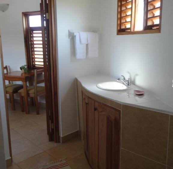 اتاق استاندارد با چشم‌انداز دریا, Kudehya Guesthouse