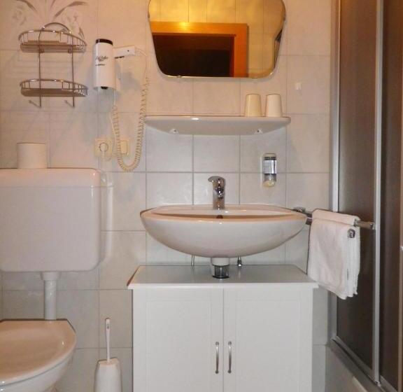 חדר סטנדרט לשלושה עם מרפסת, Pension Andrea