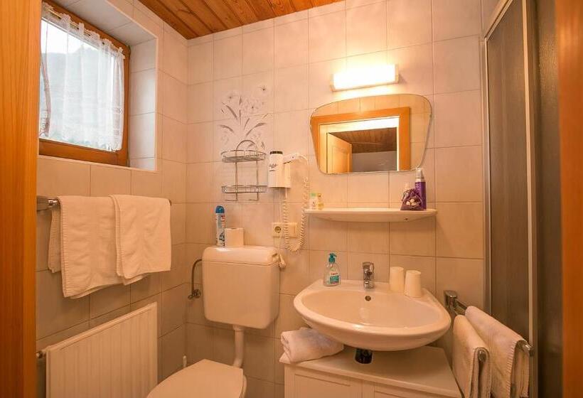 חדר משפחתי, Pension Andrea