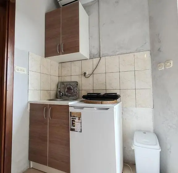 استودیوی استاندارد, Altura Rooms & Apartments