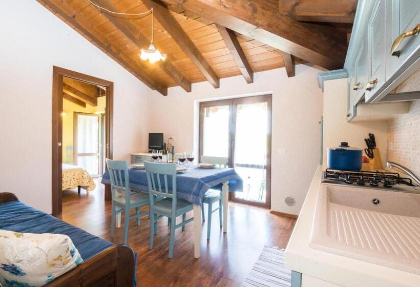 شقة غرفتين نوم مزودة بشُرفة, Agriturismo Alla Poncia