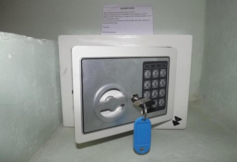 Семейный Номер, El Zorzal