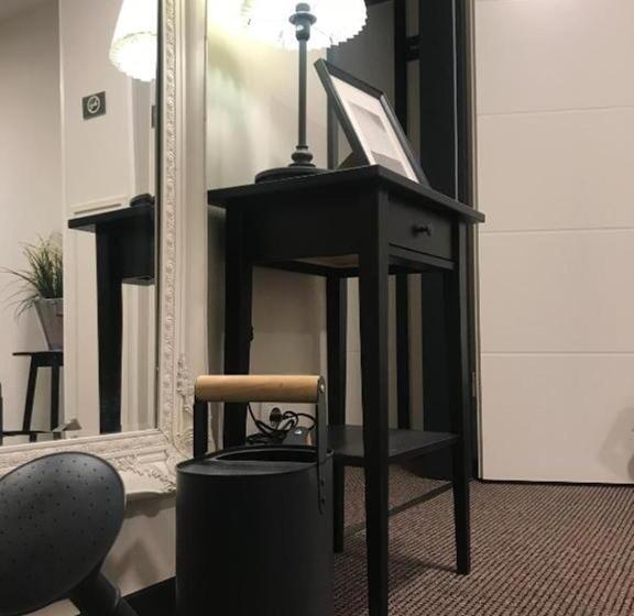 اتاق استاندارد با سرویس بهداشتی مشترک, Hamburg Room