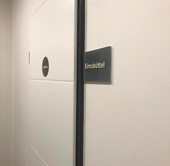 اتاق استاندارد با سرویس بهداشتی مشترک, Hamburg Room