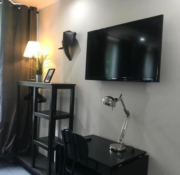 اتاق استاندارد چهار تخته, Hamburg Room